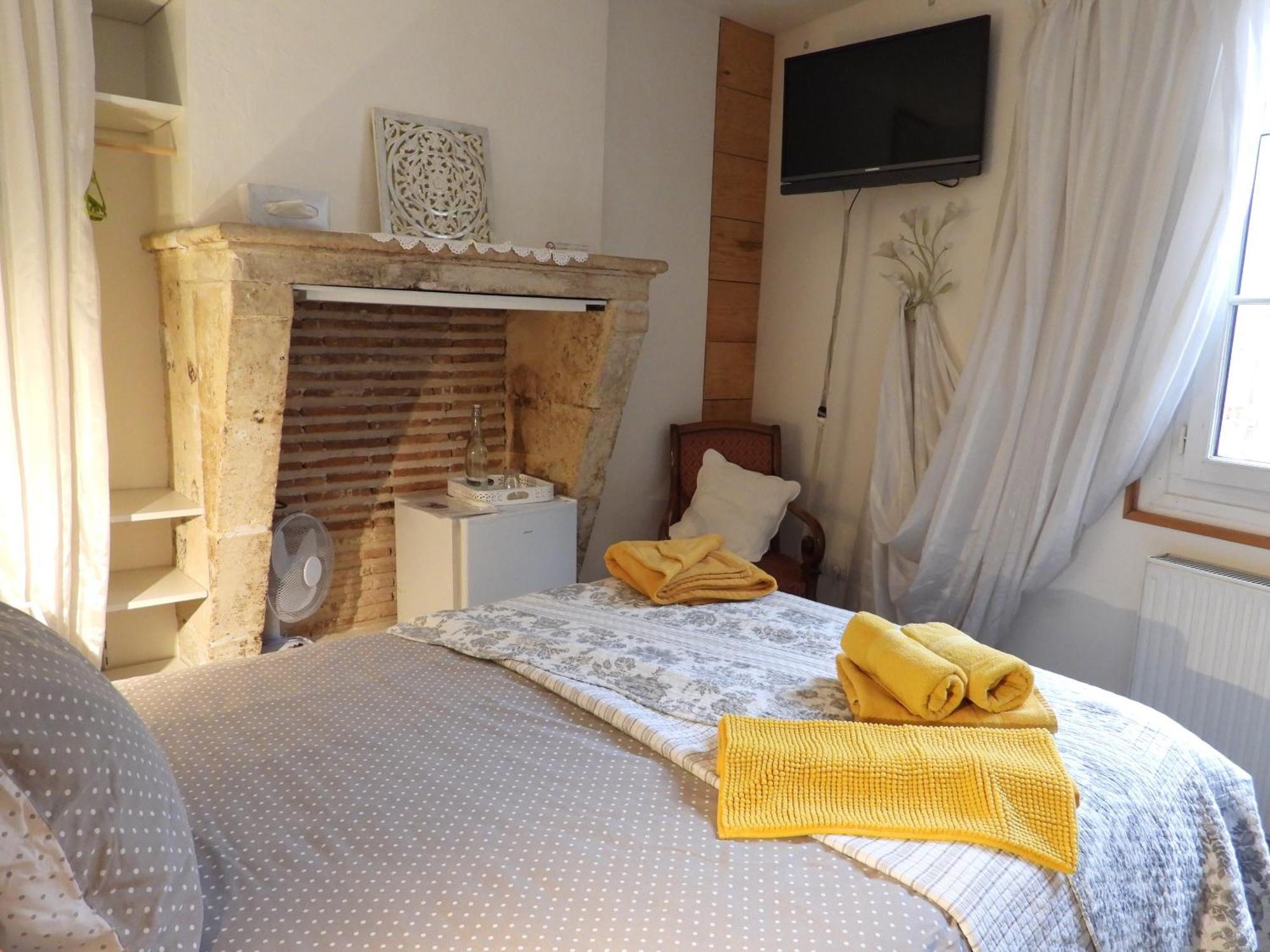 B&B Le Miroir Aux Fees Bordeaux Exterior photo