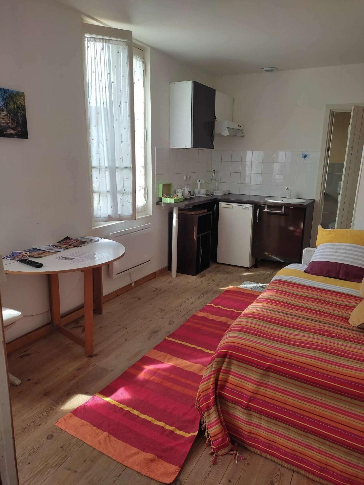 B&B Le Miroir Aux Fees Bordeaux Exterior photo